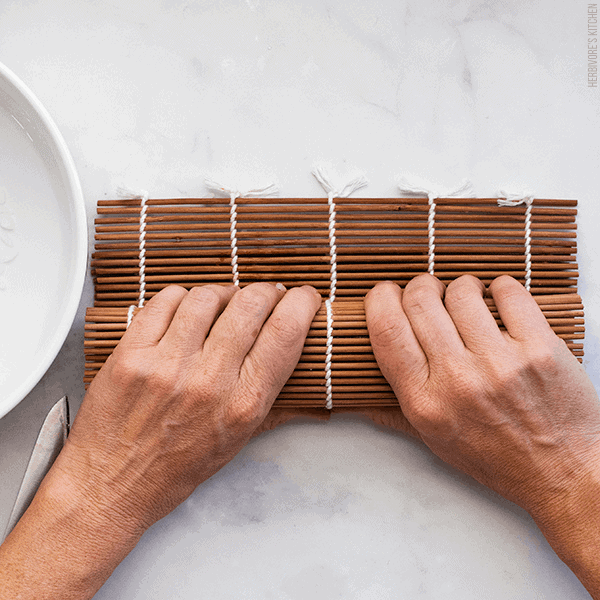 1pc Wooden Sushi Mat, Simple Kitchen Sushi Rolling Mat For Household