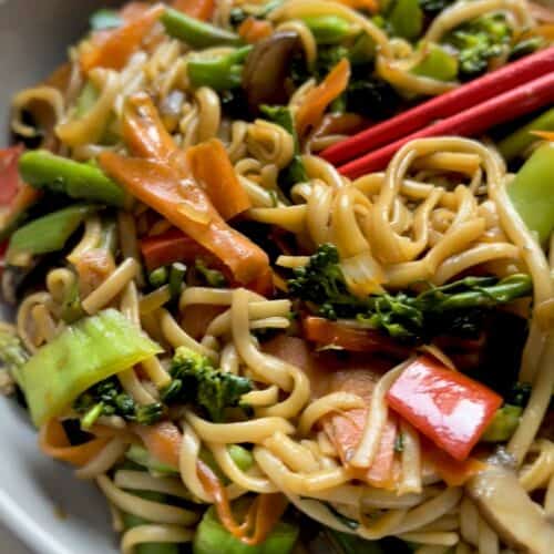 Teriyaki Noodles with Vegetables Use Up the Veggies in Your Fridge with this Teriyaki Bowl